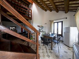 Charming Apartment in Ascoli Piceno Near Village