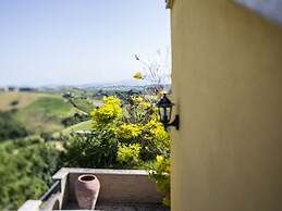 Charming Apartment in Ascoli Piceno Near Village