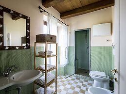 Charming Apartment in Ascoli Piceno Near Village