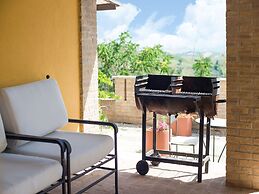 Charming Apartment in Ascoli Piceno Near Village