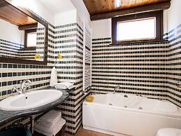 Charming Apartment in Ascoli Piceno Near Village