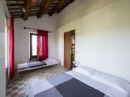 Charming Apartment in Ascoli Piceno Near Village