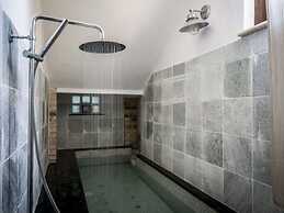 Charming Apartment in Ascoli Piceno Near Village