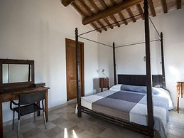 Charming Apartment in Ascoli Piceno Near Village