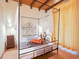 Charming Apartment in Ascoli Piceno Near Village