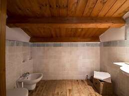 Charming Apartment in Ascoli Piceno Near Village