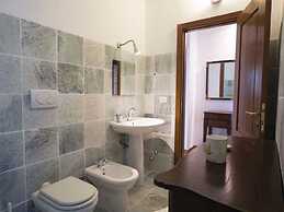 Charming Apartment in Ascoli Piceno Near Village