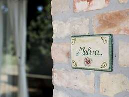 Charming Apartment in Ascoli Piceno Near Village