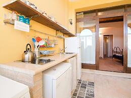 Charming Apartment in Ascoli Piceno Near Village