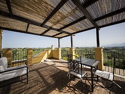 Charming Apartment in Ascoli Piceno Near Village