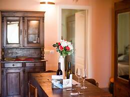 Charming Apartment in Ascoli Piceno Near Village