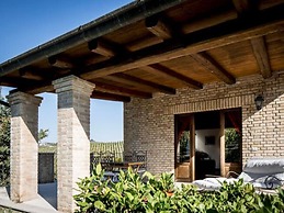 Charming Apartment in Ascoli Piceno Near Village