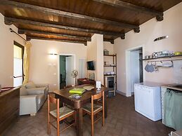 Charming Apartment in Ascoli Piceno Near Village