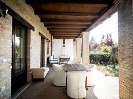 Charming Apartment in Ascoli Piceno Near Village