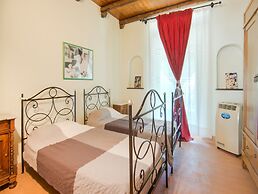 Charming Apartment in Ascoli Piceno Near Village