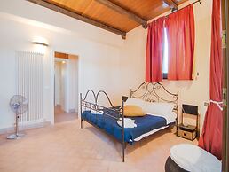 Charming Apartment in Ascoli Piceno Near Village