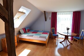Cottage in a Quiet Location by the Lake Mausz, Parchowo in Kashubia