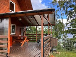 Cottage in a Quiet Location by the Lake Mausz, Parchowo in Kashubia
