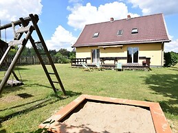 Cottage in a Quiet Location by the Lake Mausz, Parchowo in Kashubia