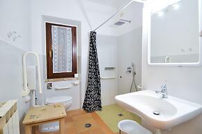 Cosy Apartment in Mantignana With Private Terrace