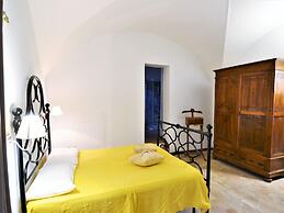 Cosy Apartment in Mantignana With Private Terrace