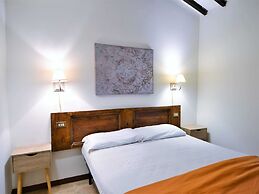 Cosy Apartment in Mantignana With Private Terrace