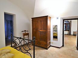 Cosy Apartment in Mantignana With Private Terrace