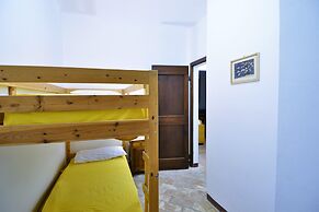 Cosy Apartment in Mantignana With Private Terrace