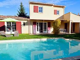 Luxury Provencal Villa With AC, in Charming Luberon Region