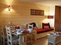 Studio in Brides les Bains 600m From Skilift