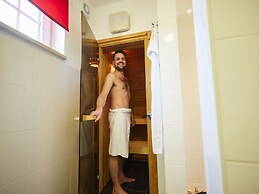 Nice Villa With Sauna, Whirlpool & Steam Shower