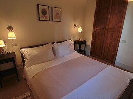 Modern Holiday Home in Foligno - Loc. With Pool