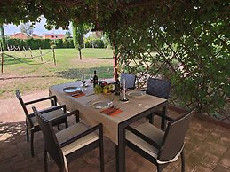 Modern Holiday Home in Foligno - Loc. With Pool
