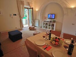 Modern Holiday Home in Foligno - Loc. With Pool