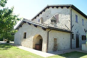 Modern Holiday Home in Foligno - Loc. With Pool