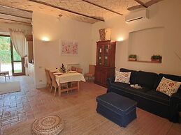 Modern Holiday Home in Foligno - Loc. With Pool