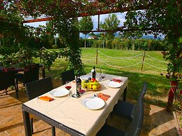 Modern Holiday Home in Foligno - Loc. With Pool