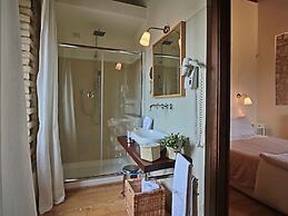 Modern Holiday Home in Foligno - Loc. With Pool