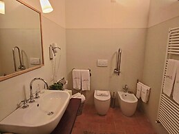 Modern Holiday Home in Foligno - Loc. With Pool