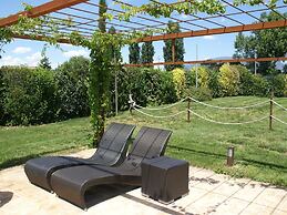 Modern Holiday Home in Foligno - Loc. With Pool