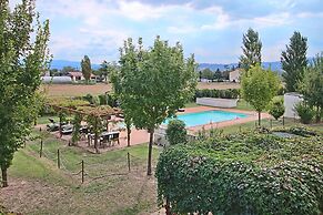 Modern Holiday Home in Foligno - Loc. With Pool