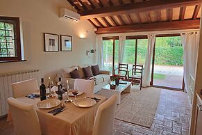Modern Holiday Home in Foligno - Loc. With Pool