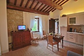 Modern Holiday Home in Foligno - Loc. With Pool