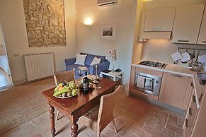 Modern Holiday Home in Foligno - Loc. With Pool