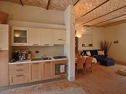 Modern Holiday Home in Foligno - Loc. With Pool