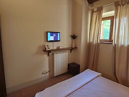 Modern Holiday Home in Foligno - Loc. With Pool