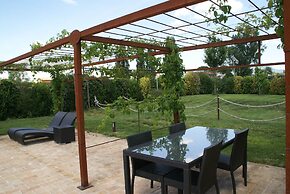 Modern Holiday Home in Foligno - Loc. With Pool