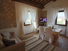 Modern Holiday Home in Foligno - Loc. With Pool