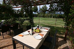 Modern Holiday Home in Foligno - Loc. With Pool