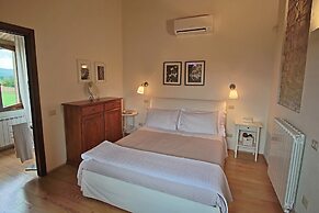 Modern Holiday Home in Foligno - Loc. With Pool